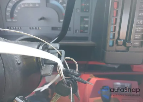 1987 Chevrolet S Truck S10 z USA, uszkodzony, nr VIN 1GCCT14R1H2181287